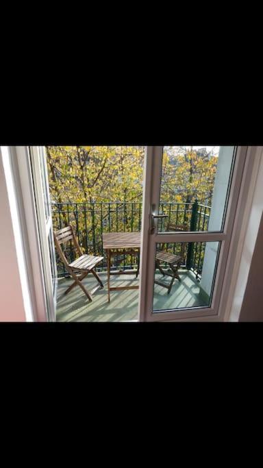 Lovely 2 Bedroom Flat In Greater Лондон Экстерьер фото